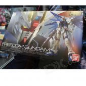 Genuine Bandai Freedom Gundam (RG) (Gundam Model Kits) - 1:144